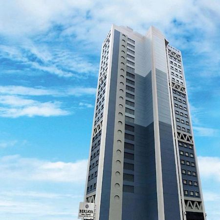 Berjaya Makati Hotel Makati City Exteriör bild