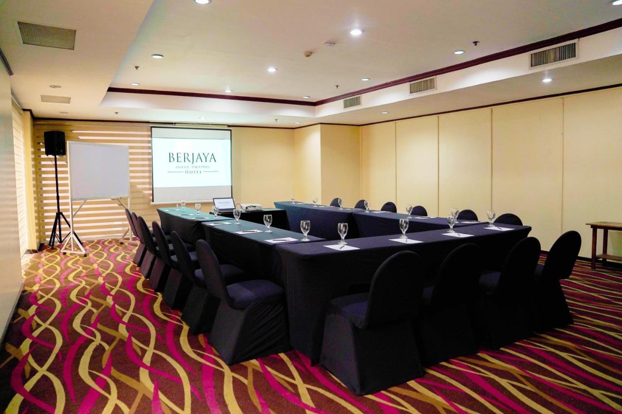 Berjaya Makati Hotel Makati City Exteriör bild