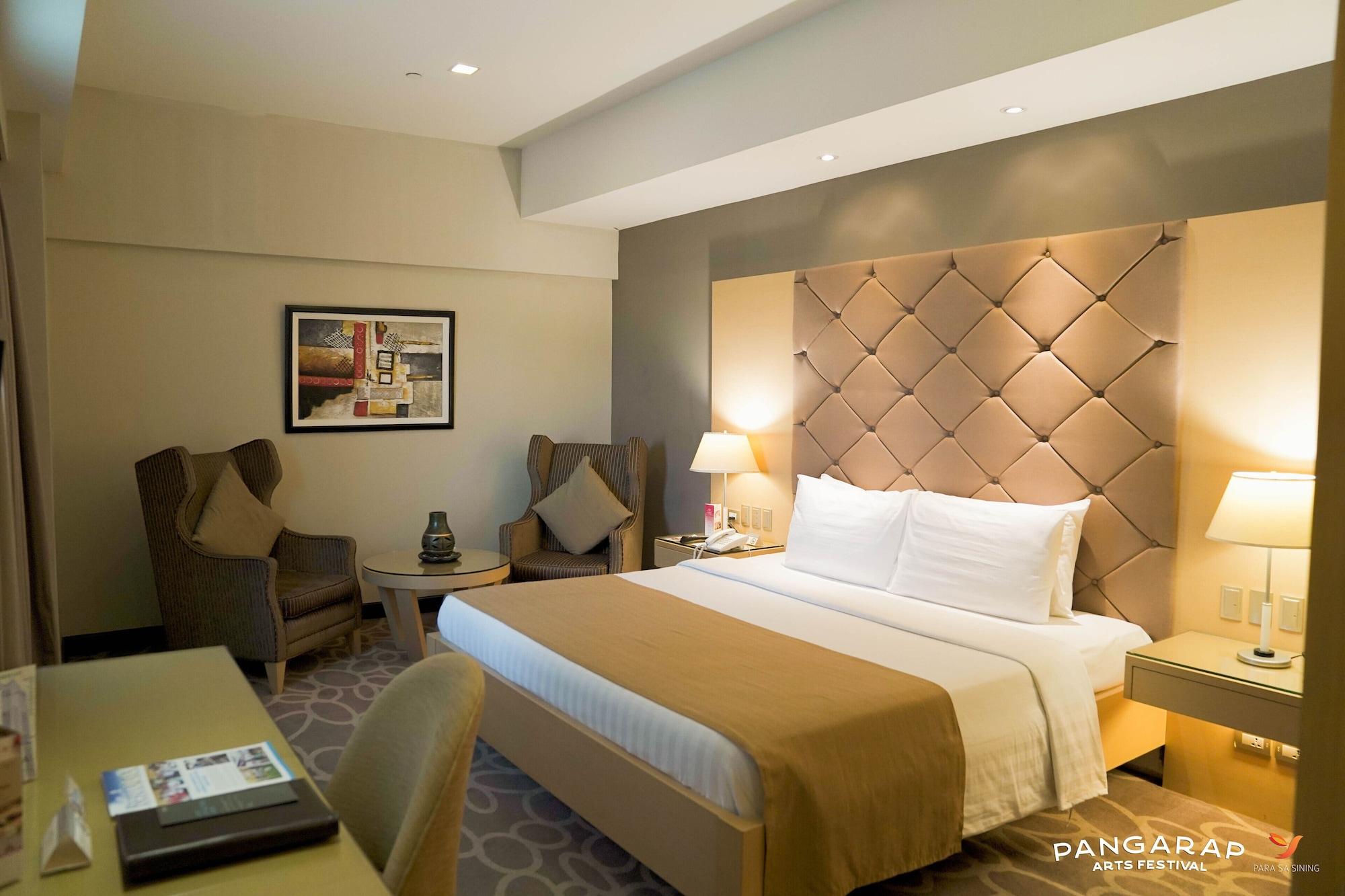 Berjaya Makati Hotel Makati City Exteriör bild