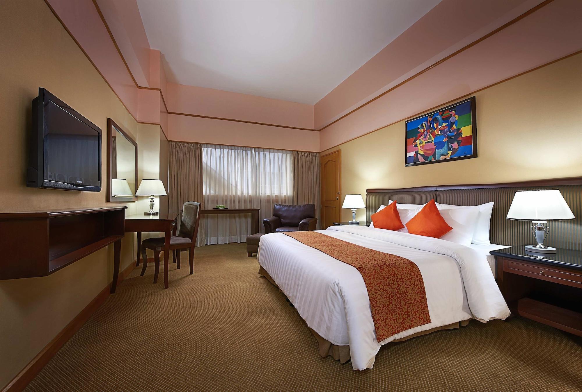 Berjaya Makati Hotel Makati City Exteriör bild