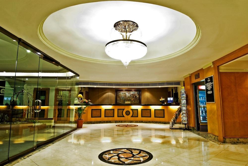 Berjaya Makati Hotel Makati City Exteriör bild