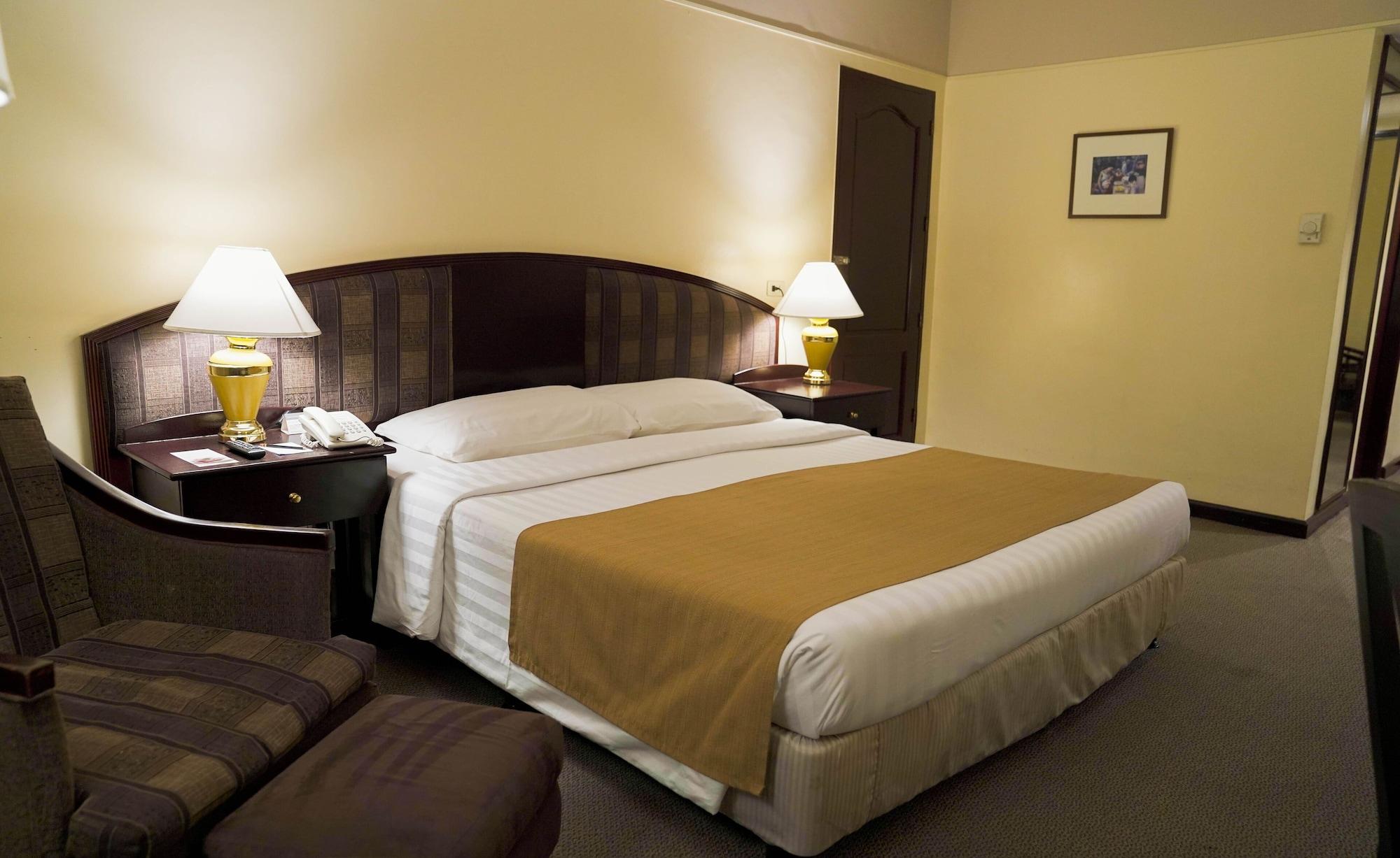 Berjaya Makati Hotel Makati City Exteriör bild