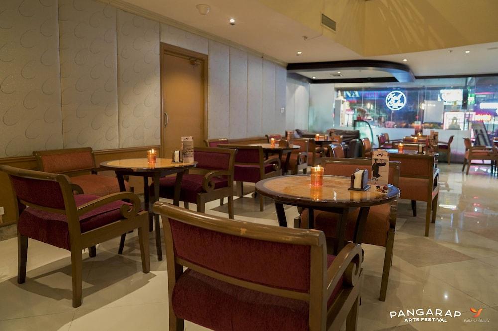 Berjaya Makati Hotel Makati City Exteriör bild