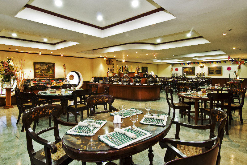 Berjaya Makati Hotel Makati City Exteriör bild